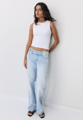 B04 Haut moulant basique sans manches