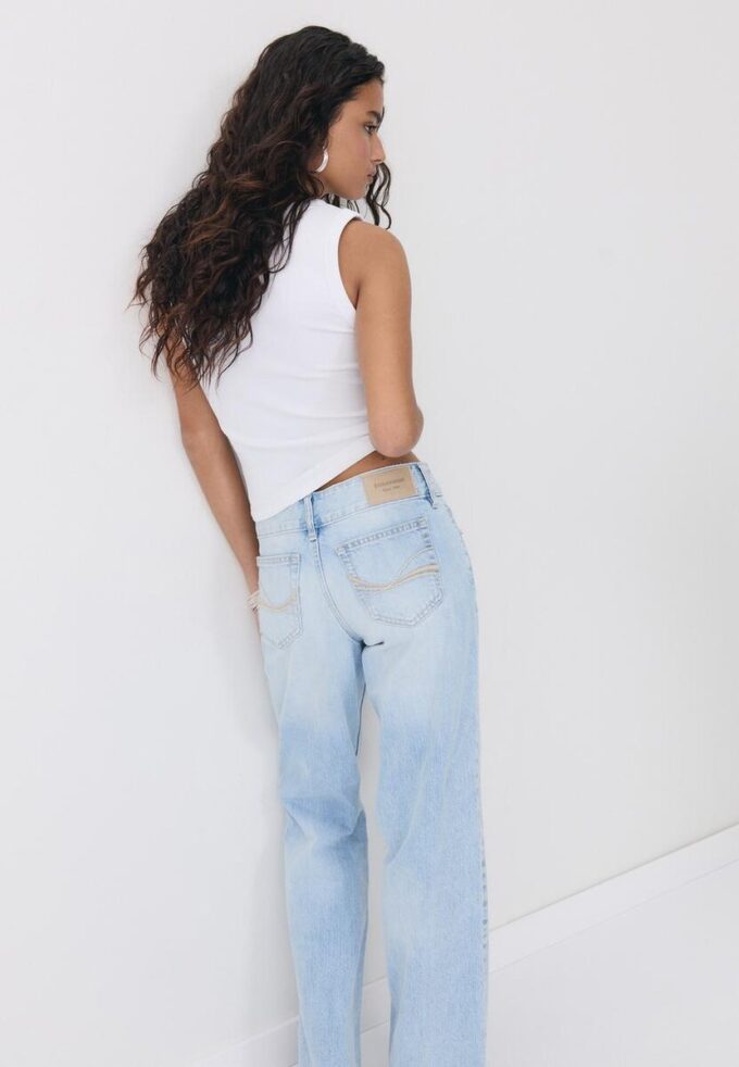 B04 Haut moulant basique sans manches