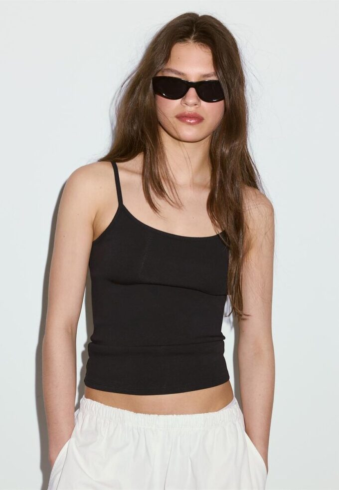 B07 Hauts à bretelles côtelées B07 Hauts à bretelles côtelées