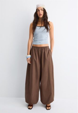 B07 Hauts à bretelles côtelées