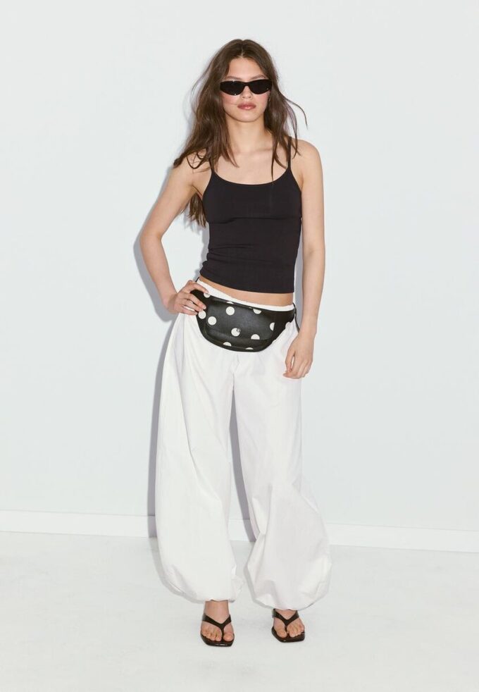 B07 Hauts à bretelles côtelées B07 Hauts à bretelles côtelées