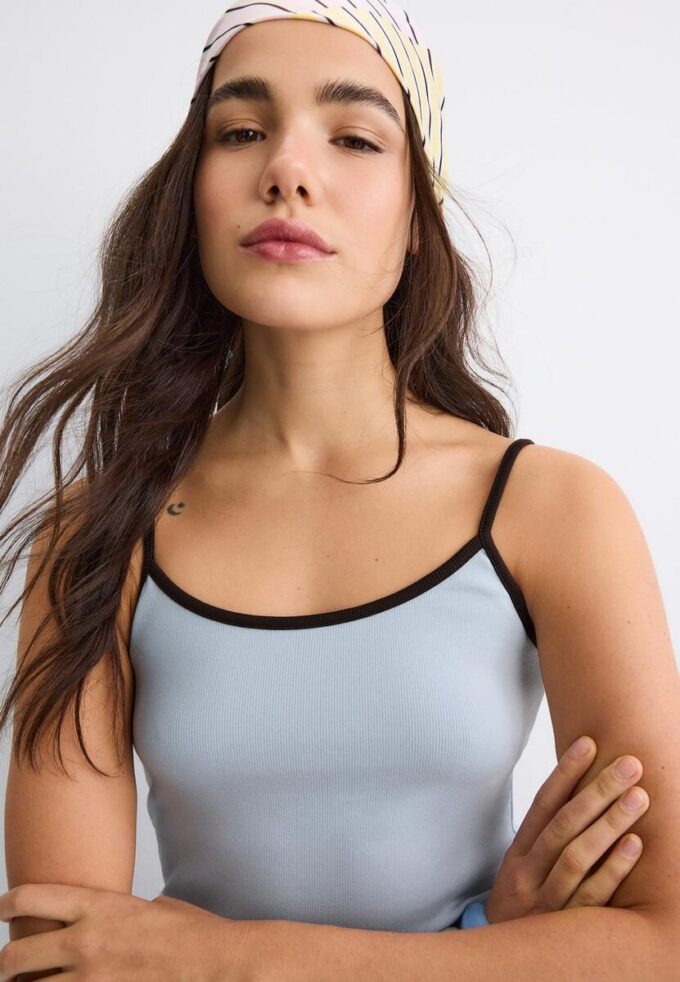 B07 Hauts à bretelles côtelées B07 Hauts à bretelles côtelées