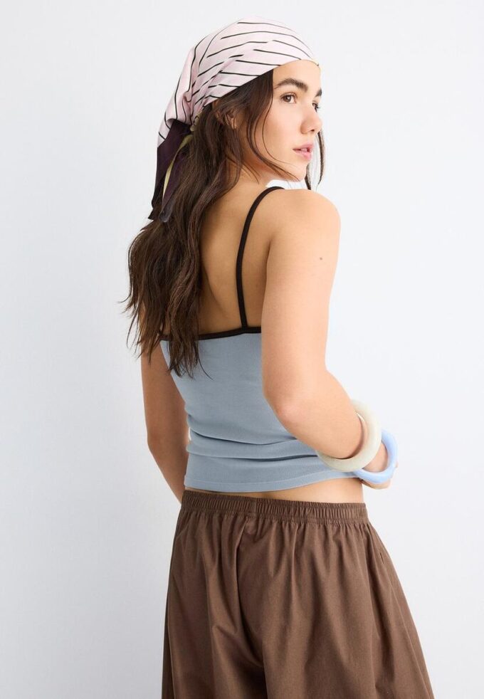 B07 Hauts à bretelles côtelées B07 Hauts à bretelles côtelées