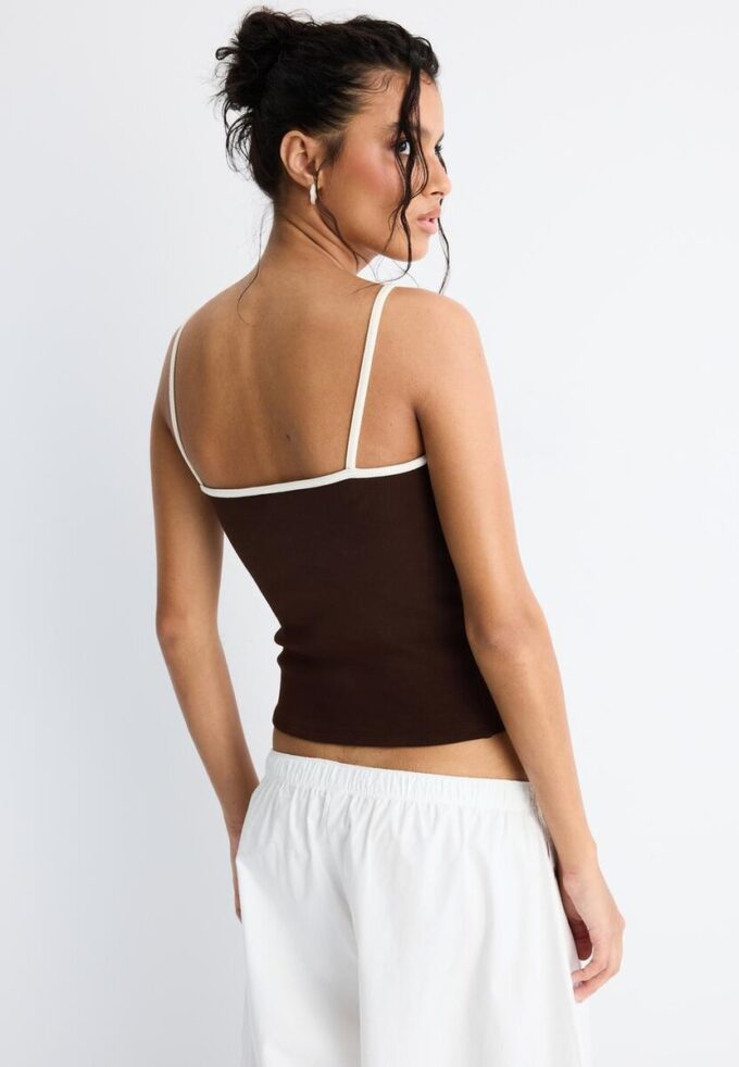 B07 Hauts à bretelles côtelées B07 Hauts à bretelles côtelées