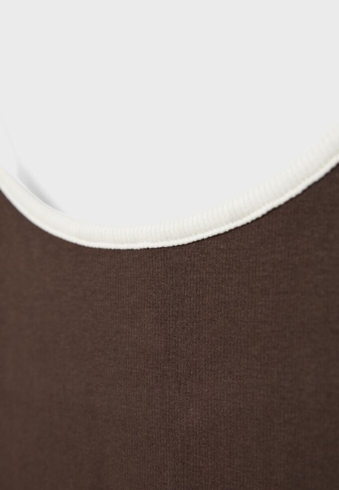 B07 Hauts à bretelles côtelées B07 Hauts à bretelles côtelées