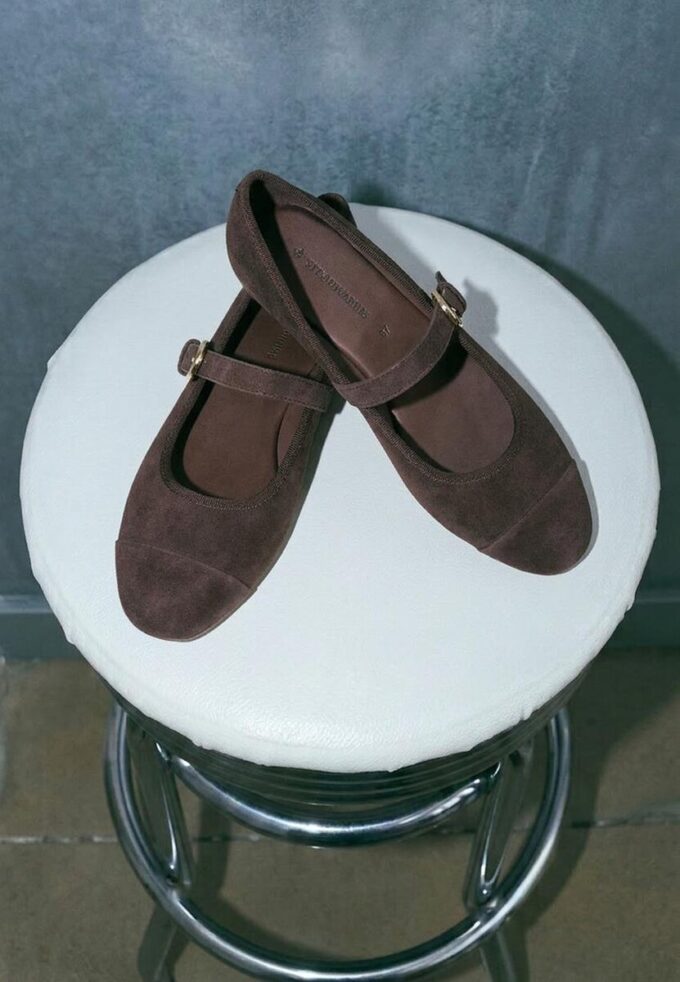 Ballerines à bout en cuir