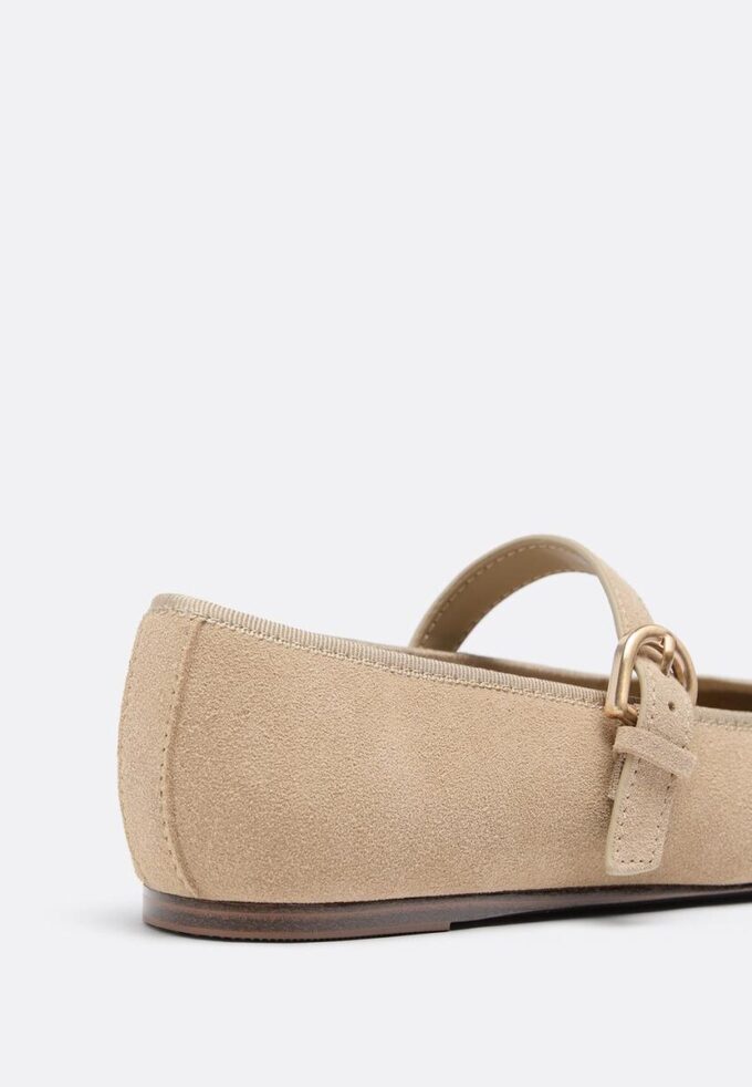 Ballerines à bout en cuir