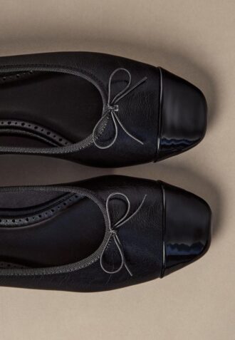 ballerines effet cuir avec noeud 1 330x477 - Ballerines effet cuir avec n&oelig;ud