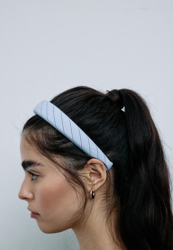 Bandeau rigide à rayures