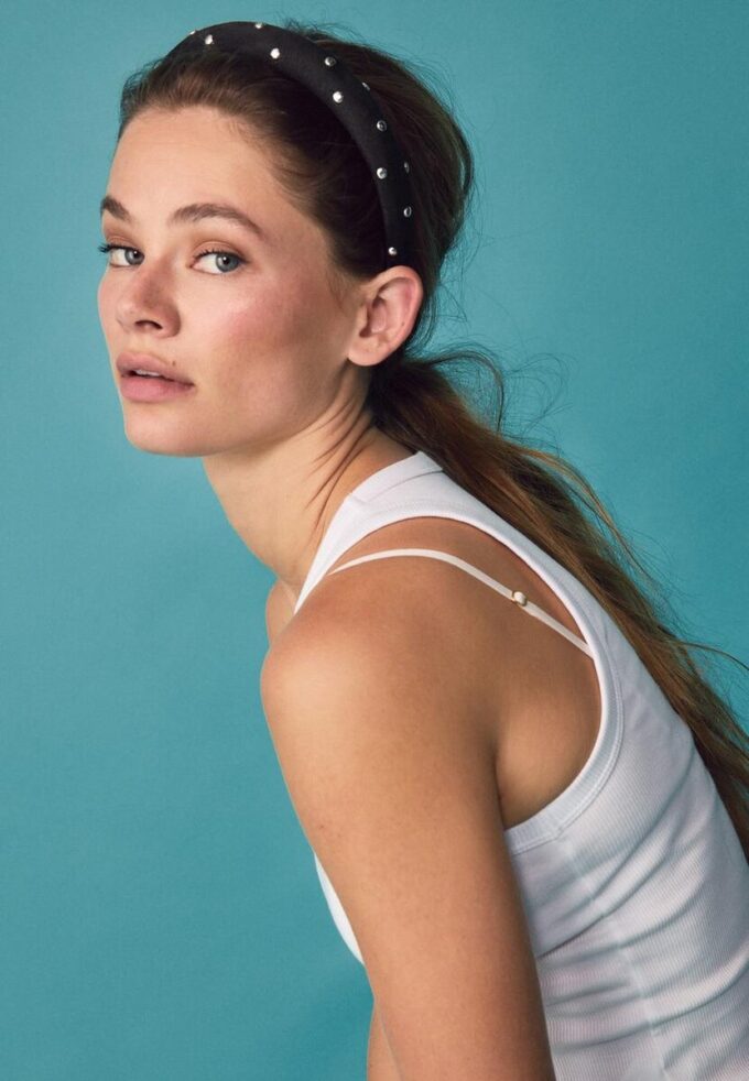 Bandeau volumineux clouté