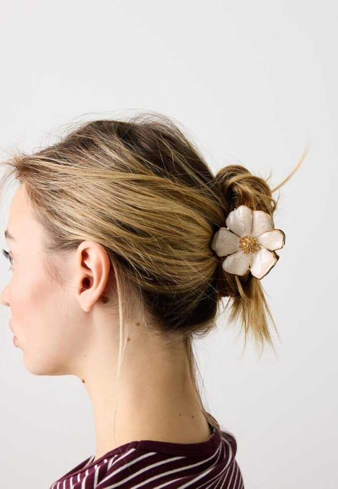 Barrette à cheveux en métal en forme de fleur