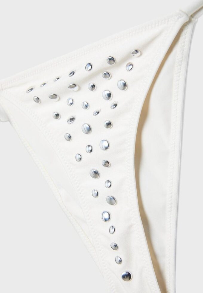 Bas de bikini brésilien large clouté Bas de bikini brésilien large clouté