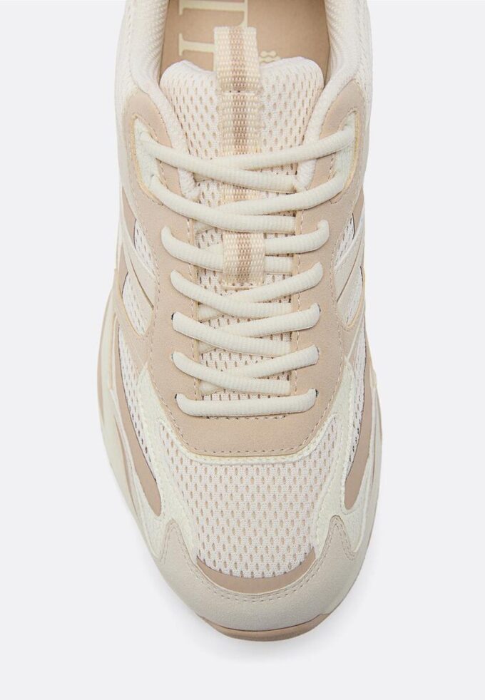 Baskets avec détail