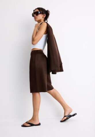 Bermuda en satin avec pinces