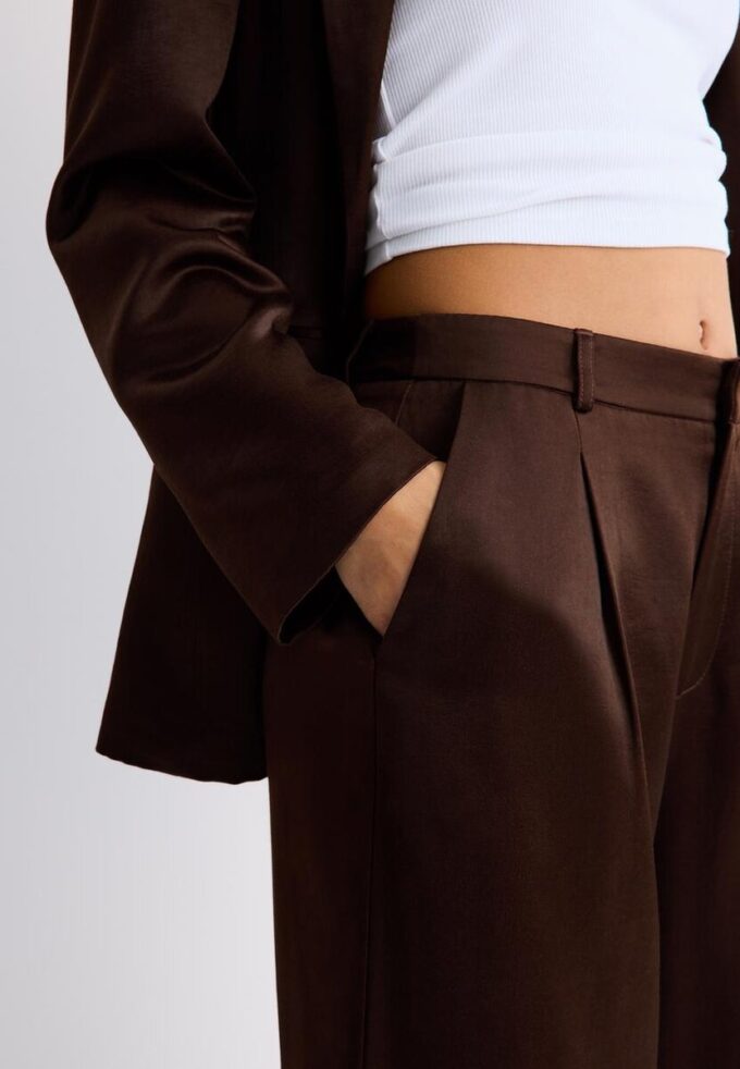 Bermuda en satin avec pinces