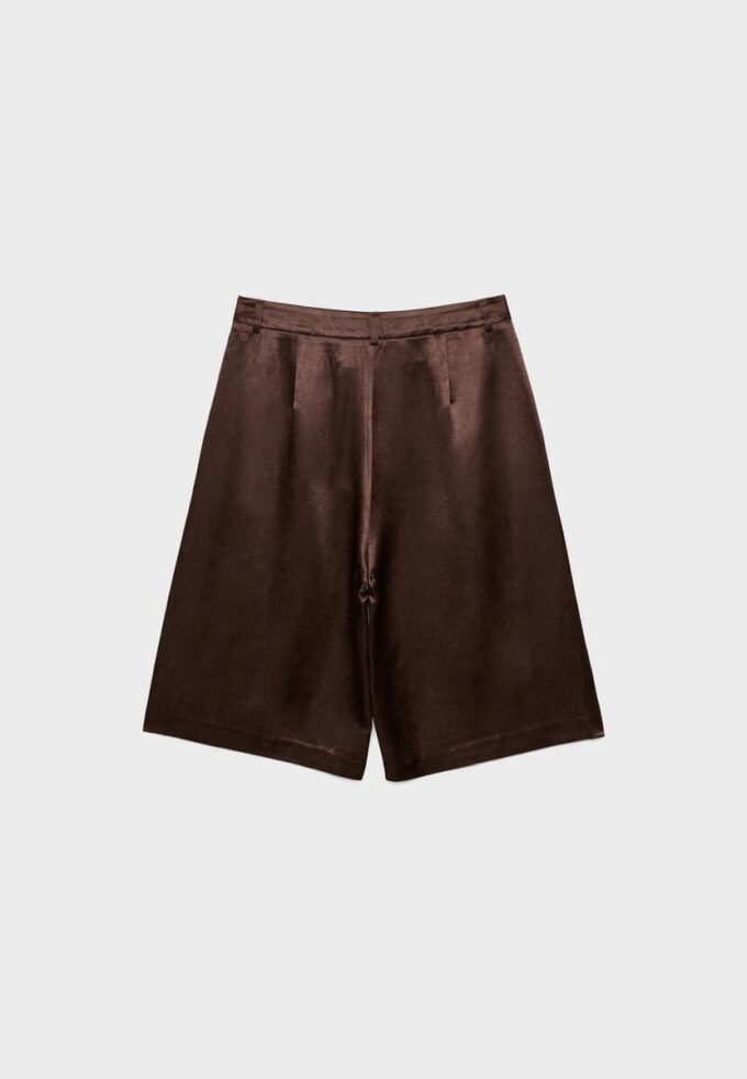 Bermuda en satin avec pinces