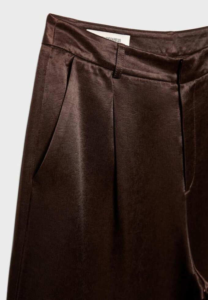 Bermuda en satin avec pinces