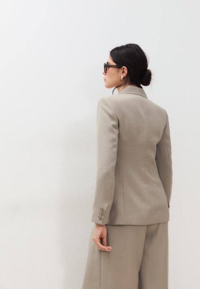 Blazer ajusté à 3 boutons Blazer ajusté à 3 boutons