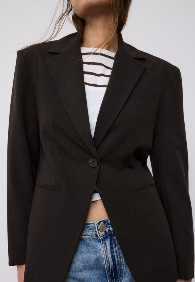 Blazer ajusté boutonné Blazer ajusté boutonné