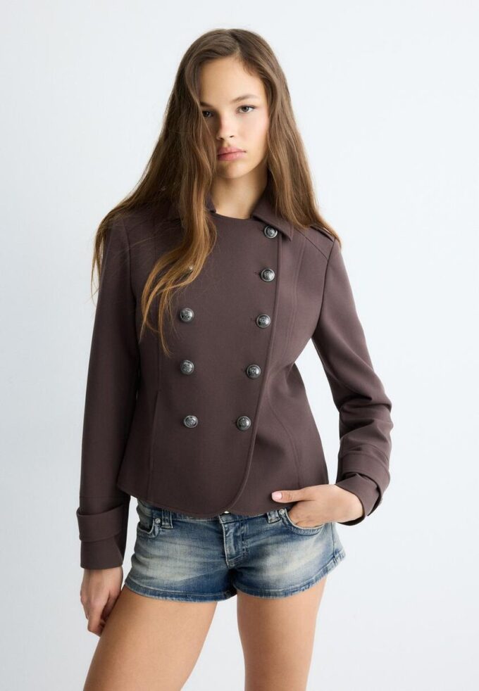 Blazer à boutons gravés