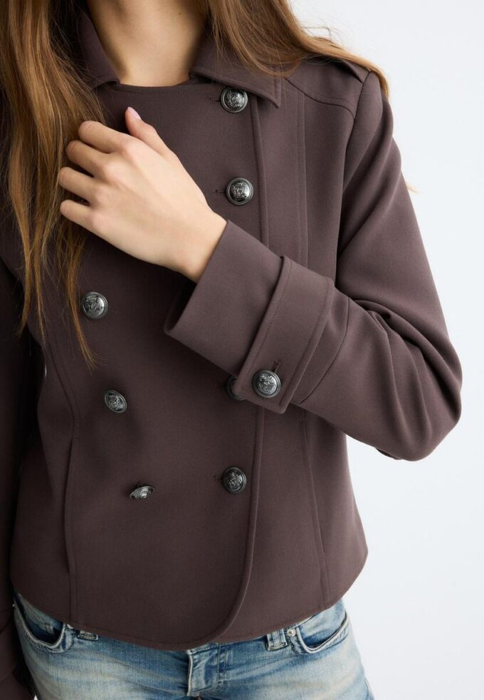 Blazer à boutons gravés