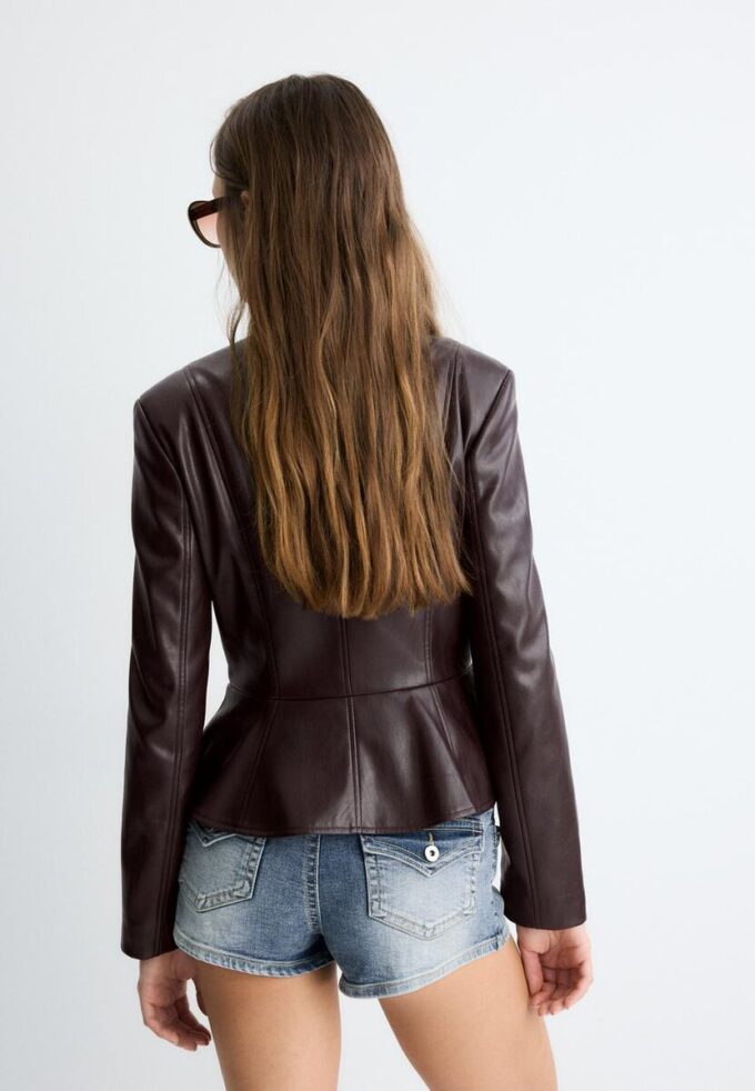 Blazer sans col à basques effet cuir Blazer sans col à basques effet cuir