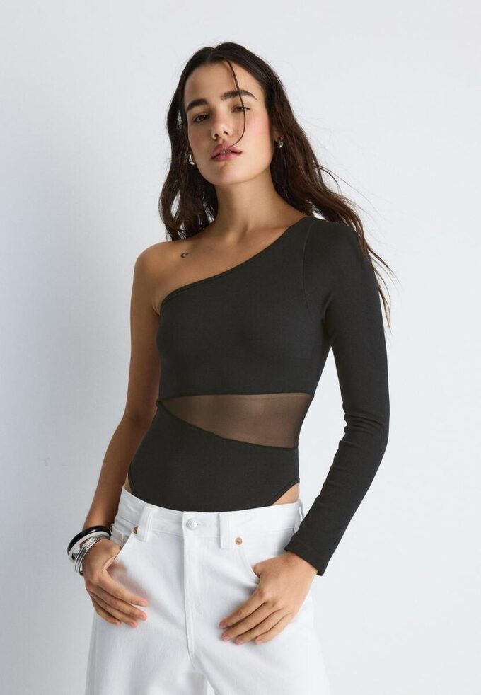 Body asymétrique avec détails transparents