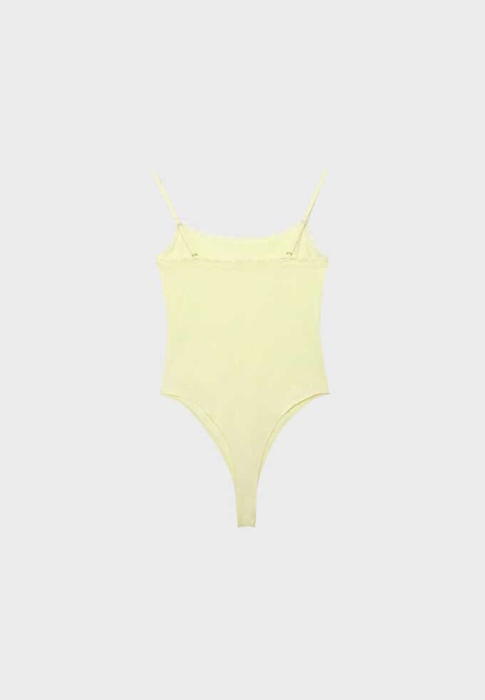 Body avec détails en dentelle blonde