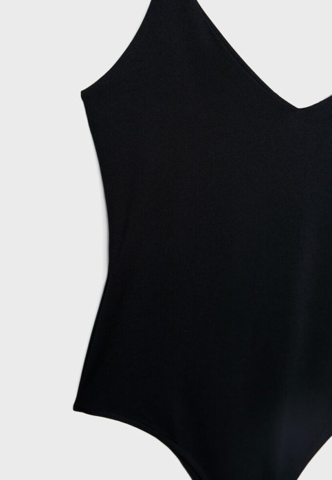 Body à bretelles et col en V Body à bretelles et col en V