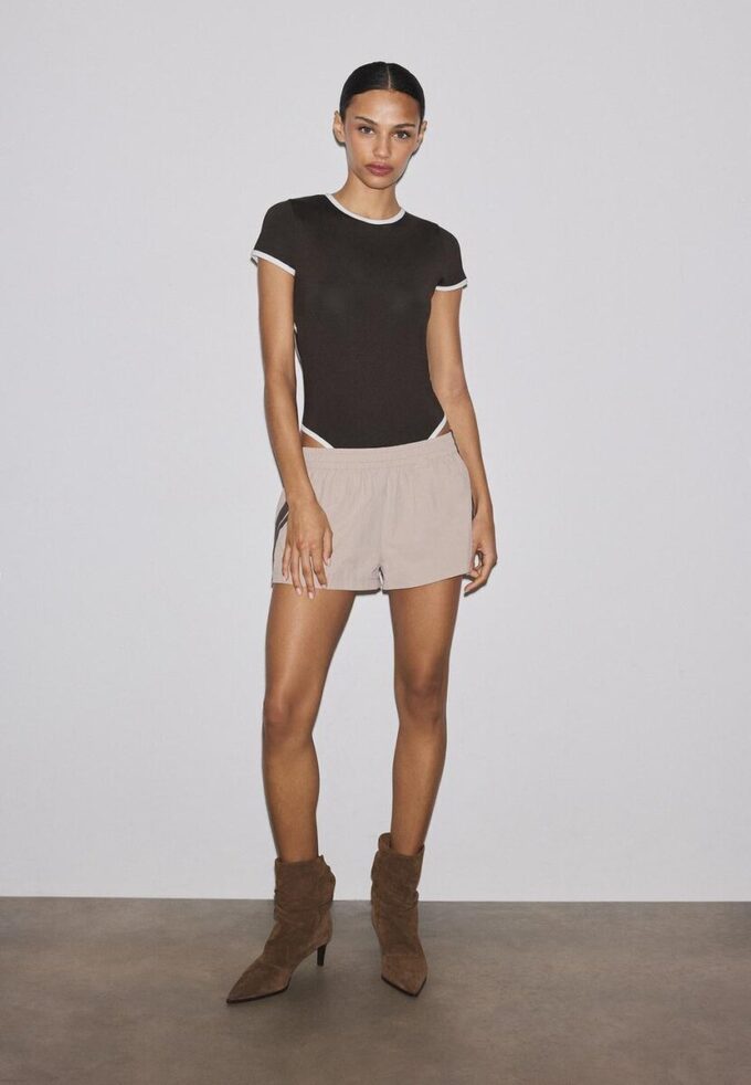 Body à découpes dans le dos Body à découpes dans le dos