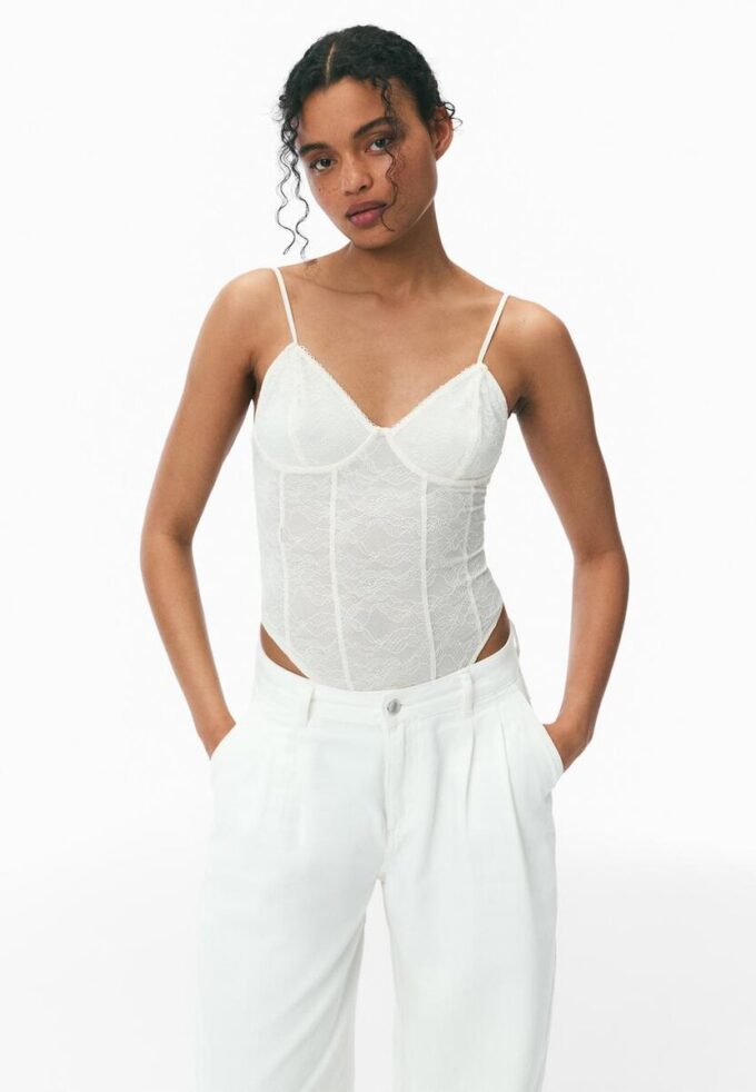 Body en dentelle à bretelles