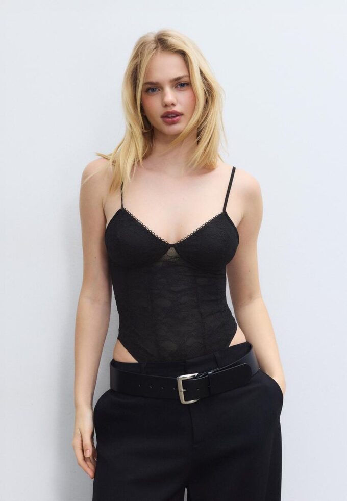 Body en dentelle à bretelles
