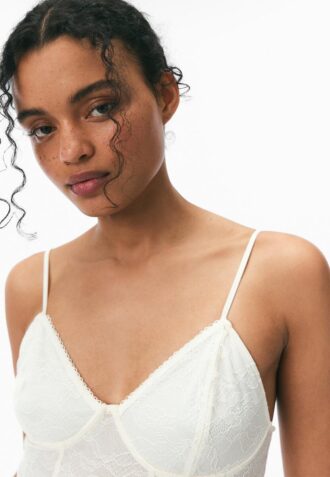 Body en dentelle à bretelles