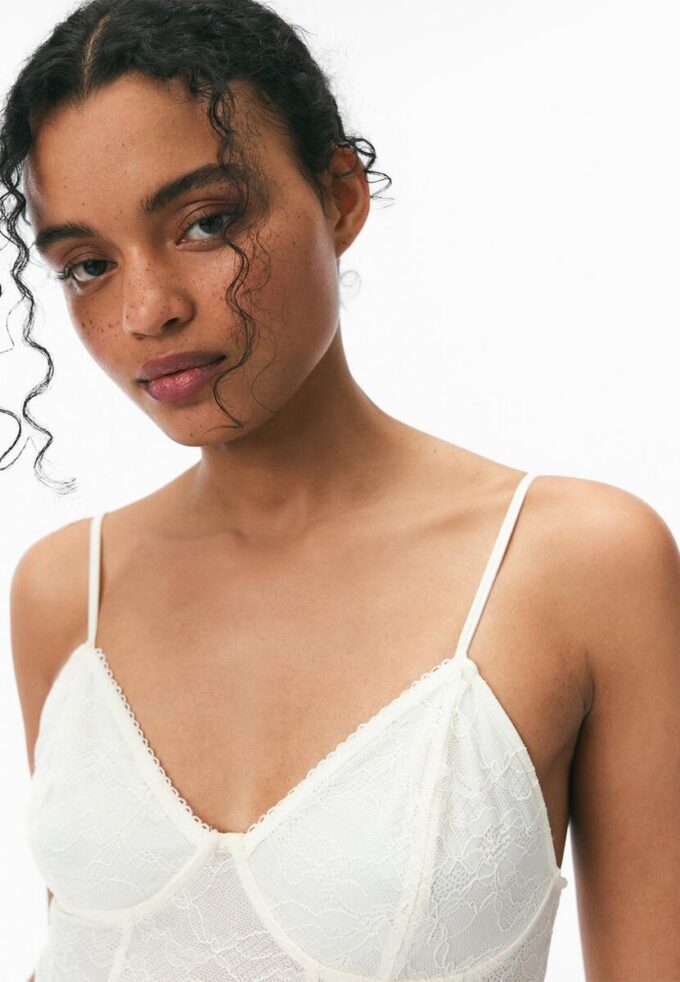 Body en dentelle à bretelles