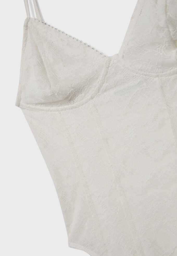 Body en dentelle à bretelles