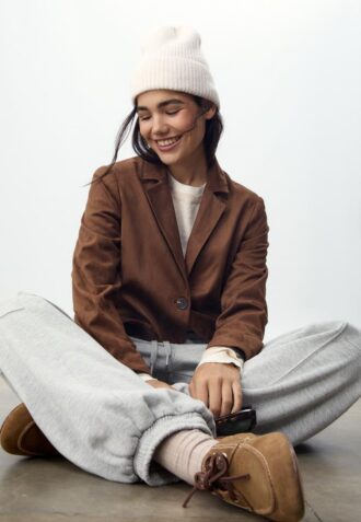 Bonnet côtelé avec plaque