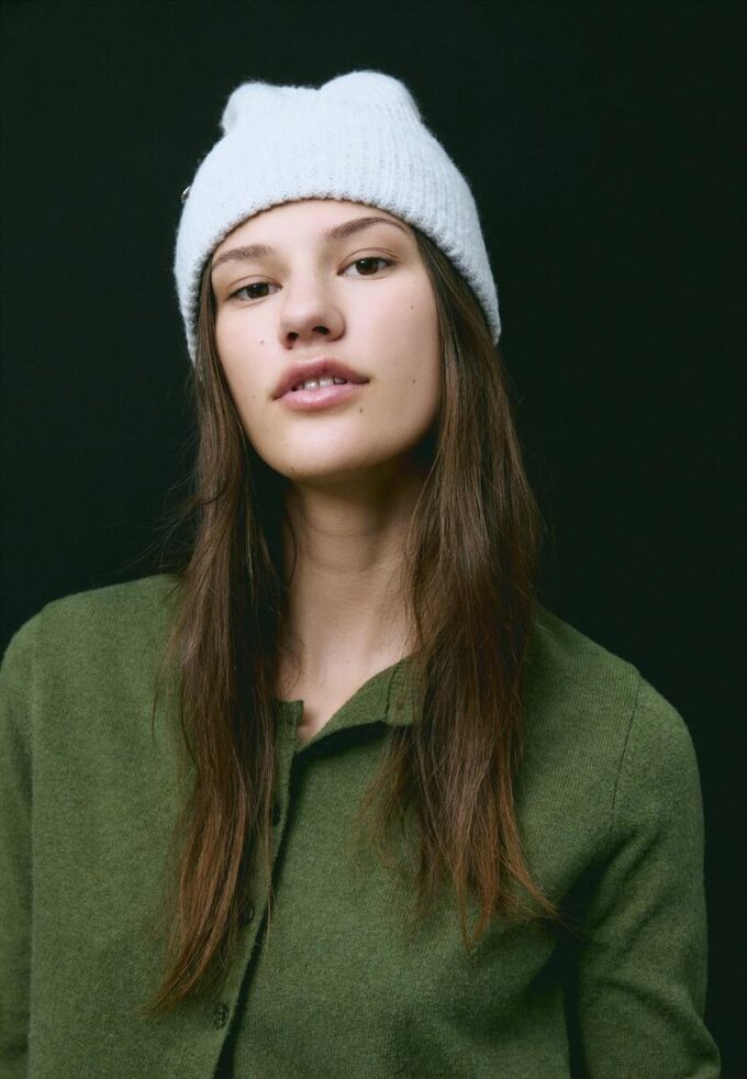 Bonnet côtelé avec plaque