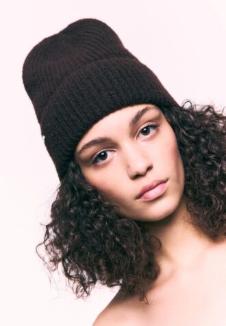 Bonnet côtelé avec plaque