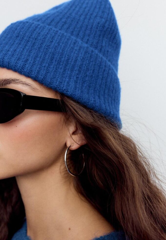 Bonnet côtelé avec plaque