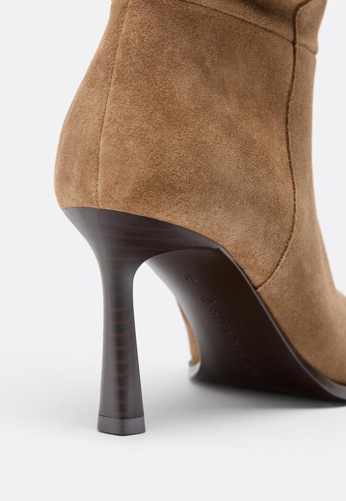 Bottes hautes à talons aiguilles Slouchy en cuir Bottes hautes à talons aiguilles Slouchy en cuir