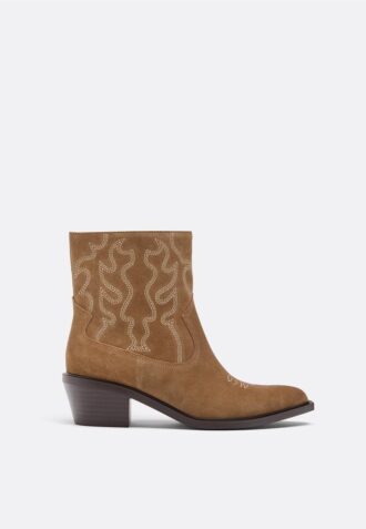 Bottines en cuir à talons style cowboy