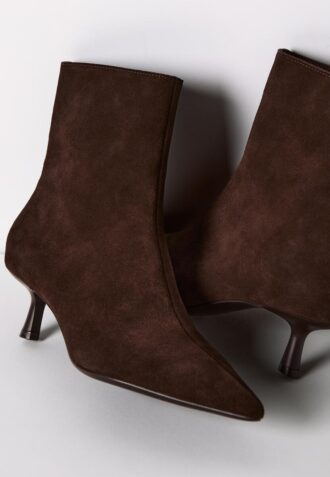 Bottines à talons aiguilles en cuir refendu