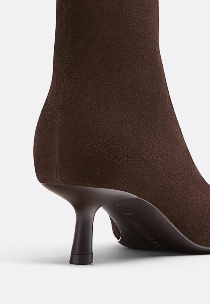 Bottines à talons aiguilles en cuir refendu