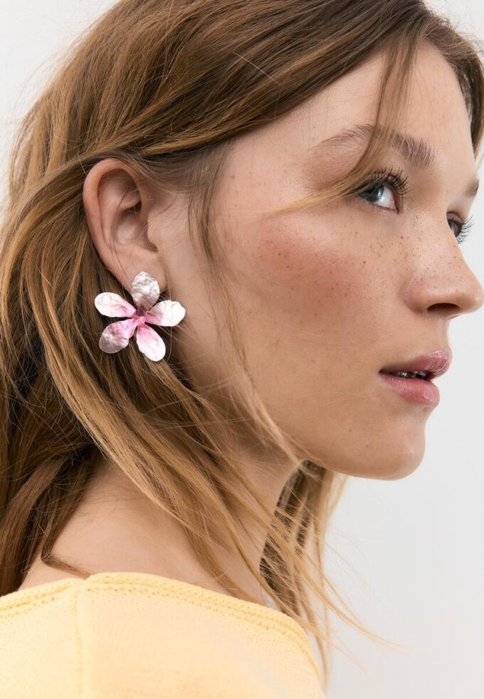 Boucles d&rsquo;oreilles fleurs bicolores