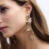 Boucles d&rsquo;oreilles pendantes en forme de fleur