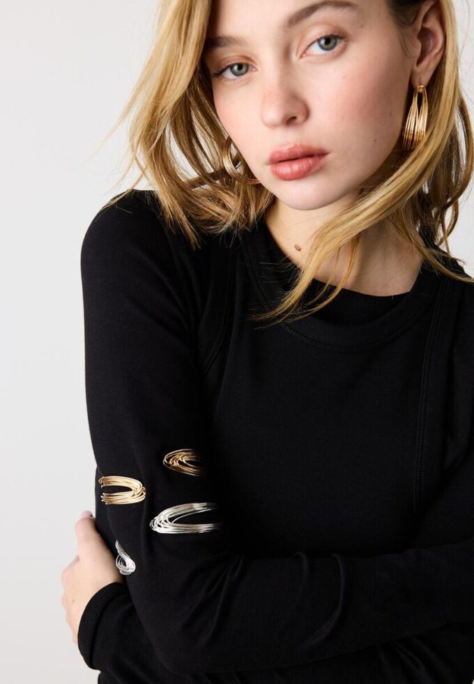 Bracelet rigide à fils métalliques multicolores