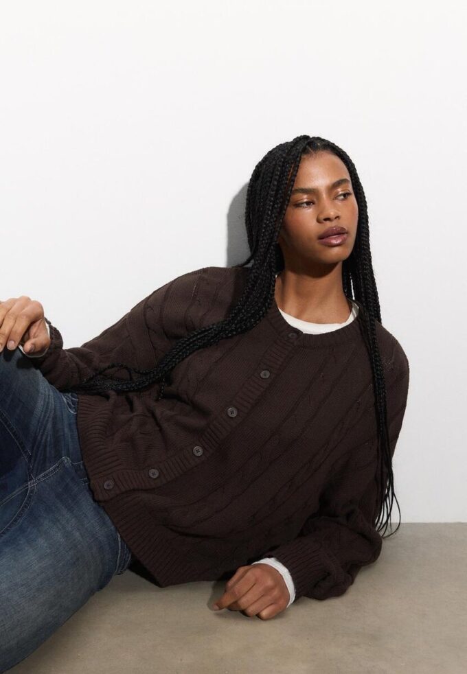 Cardigan en maille torsadée boutonné Cardigan en maille torsadée boutonné