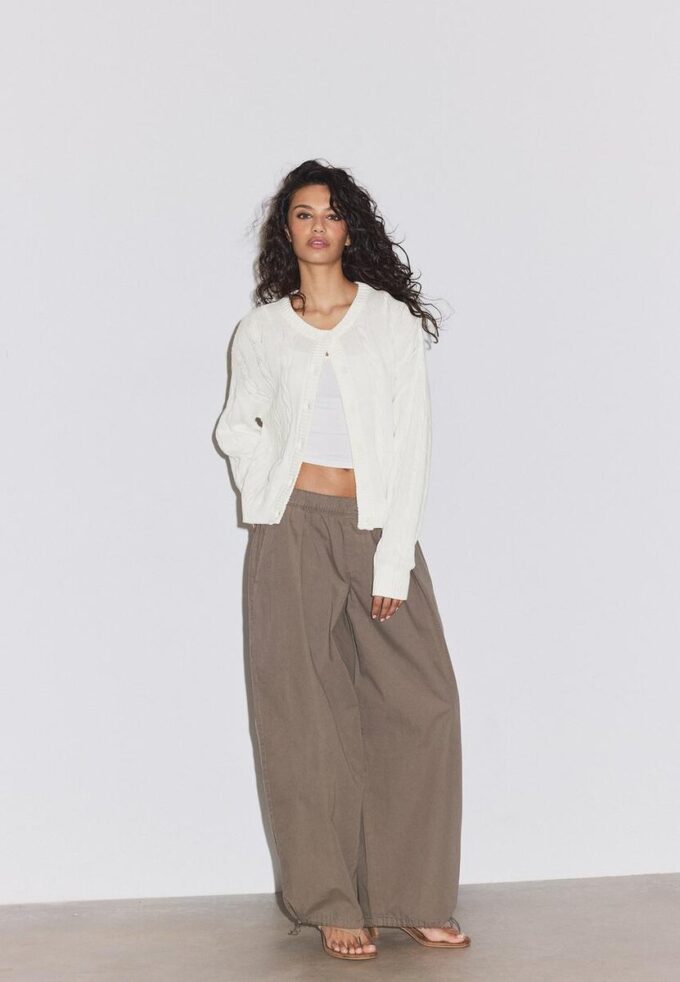 Cardigan en maille torsadée boutonné Cardigan en maille torsadée boutonné