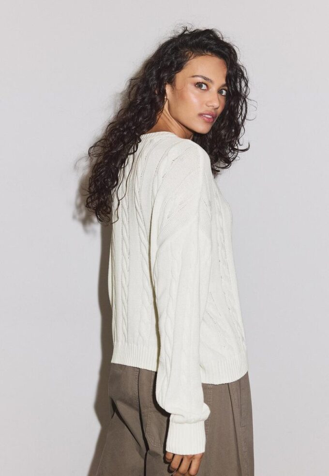 Cardigan en maille torsadée boutonné Cardigan en maille torsadée boutonné