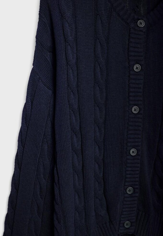 Cardigan en maille torsadée boutonné Cardigan en maille torsadée boutonné